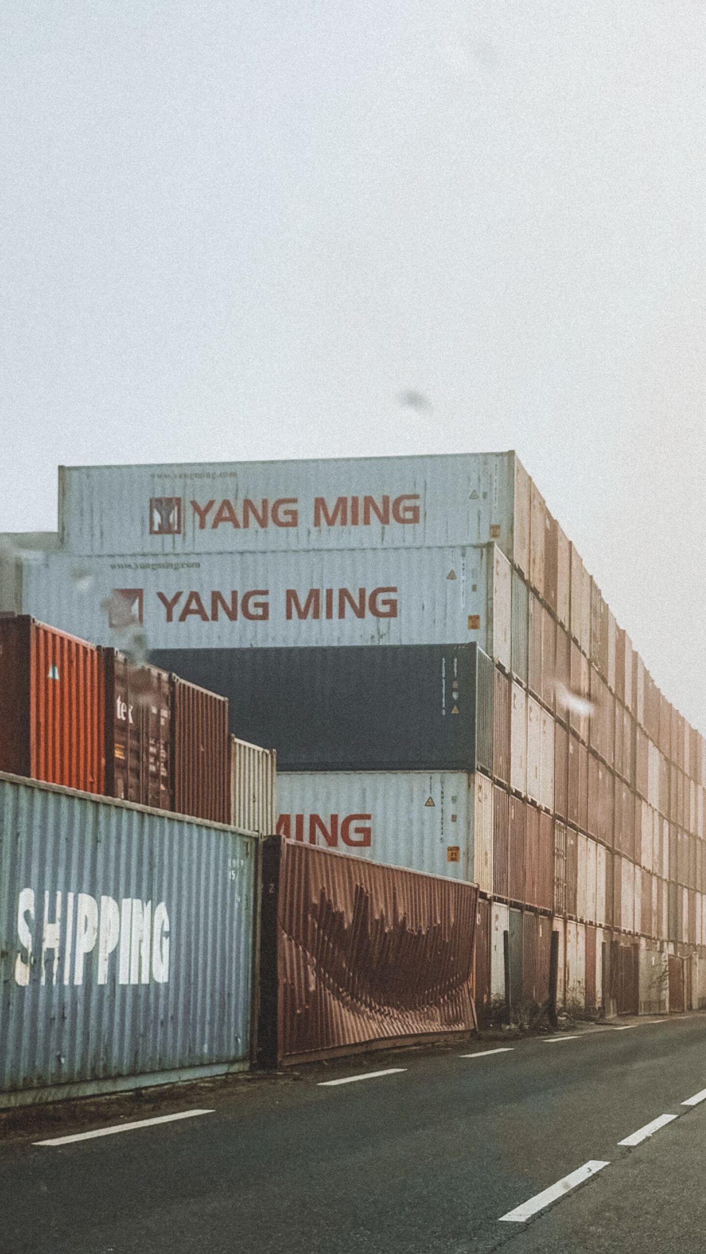 Container 20 Feet Và 40 Feet: So Sánh Và Cách Chọn Loại Phù Hợp